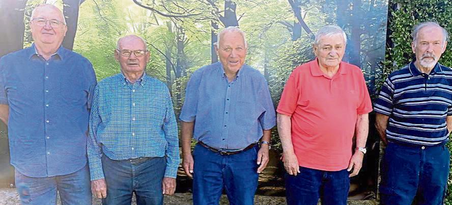 Vor 50 Jahren riefen sie den TT-Sport in Störmede ins Leben: Die Gründungsmitglieder (v.l.) Hubert Struwe, Anton Schweins, Franz Kißler, Willi Lammert und Werner Schweins.