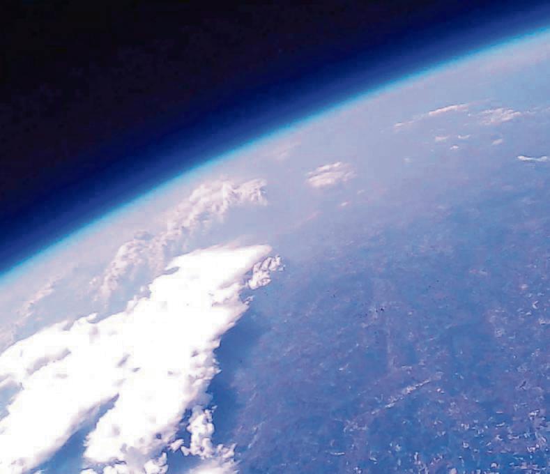 Blick aus weiter Höhe: 28 423 Meter hoch stieg der Ballon und lieferte gigantische Fotos, auf denen sogar die Erdkrümmung zu erkennen ist.