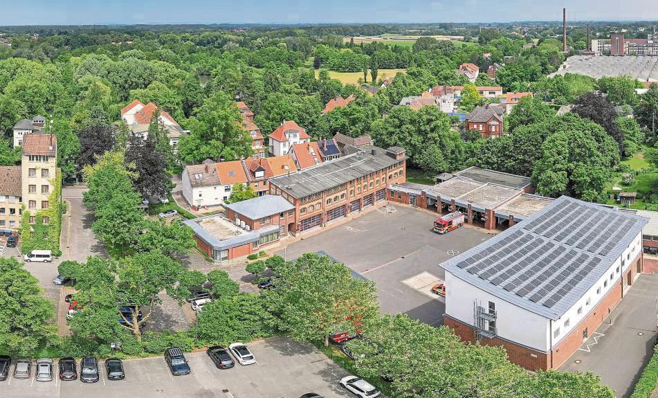 Es fehlt bei Feuerwehr und Rettungsdienst Personal an allen Ecken und Enden: 32,8 zusätzliche Stellen müssen in Lippstadt her. Fotos: Eickhoff/ Cegelski