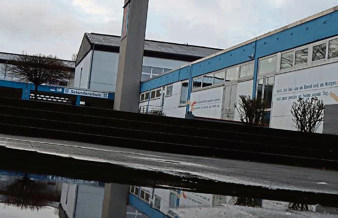 An vier Schulen, darunter die Sekundarschule, riefen Schüler zuletzt die Polizei auf den Plan. Archivfoto: Dietz