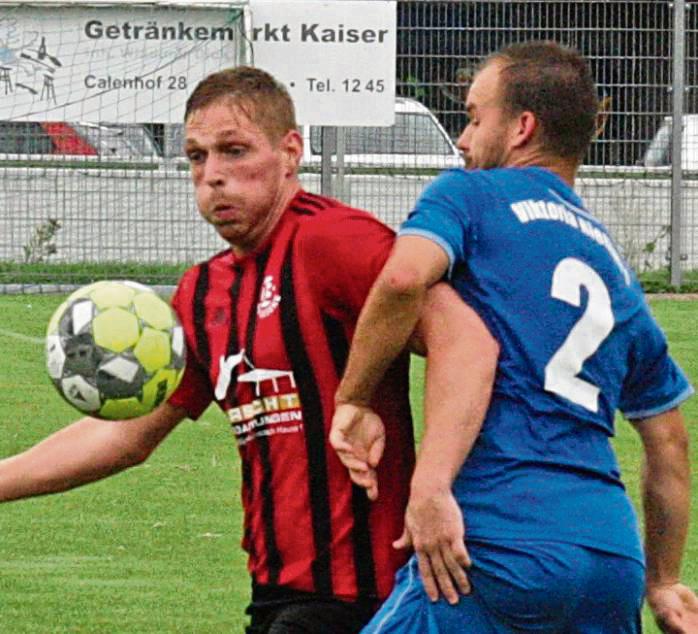 Weiter mit personellen Problemen zu kämpfen hat der noch punktlose SV 03 Geseke (links mit Kornel Toth). Foto: Schlink