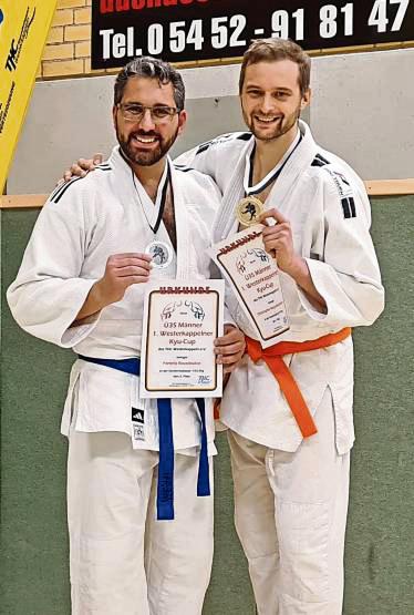 Christopher Masjosthusmann (r.) holte Gold, Pantelis Bousdoukos (l.) gewann Silber für die BSG Benninghausen.