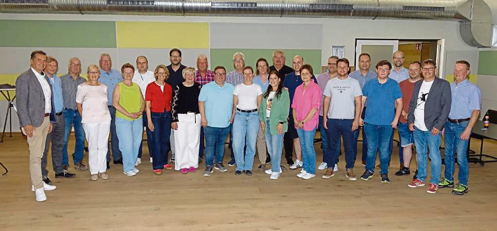 Der CDU-Stadtverband Rüthen mit seinen Kandidatinnen und Kandidaten rund um den Vorsitzenden Timo Zimmermann (2.v.l.). Foto: Kloer