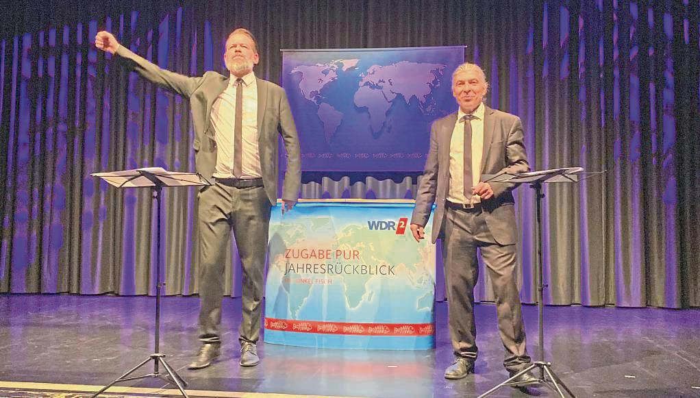 Adrian Engels und Markus Riedinger sorgten in der Aula reihenweise für Lacher. Foto: Gerwin