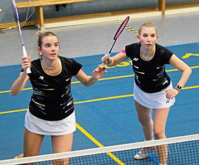 Marie Bannert und Malin Risse verloren das Doppel. Am Ende trennten sich der 1. BV Teutonia und Eintracht Bielefeld in der Badminton-Verbandsliga 4:4.