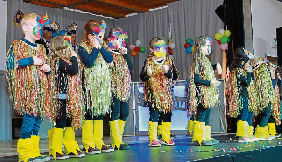 Ein kunterbuntes Programm gab es beim Kinderkarneval in Kneblinghausen. Foto: Thomas