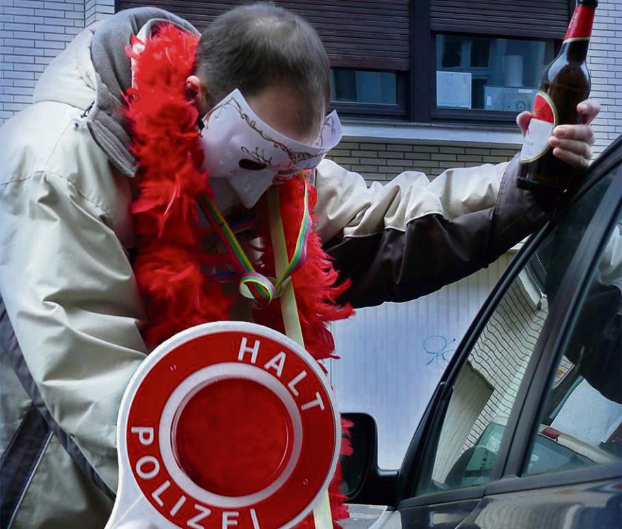 In Liesborn war die Polizei am Wochenende gefordert – gleich dreimal hörte der Spaß im Karneval auf. Foto: Archiv