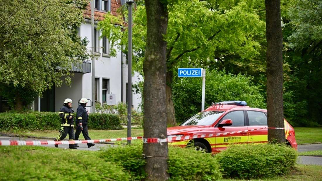 Die Soester Polizeiwache ist komplett geräumt worden, der Bereich ist weiträumig abgesperrt. Foto: Schröder