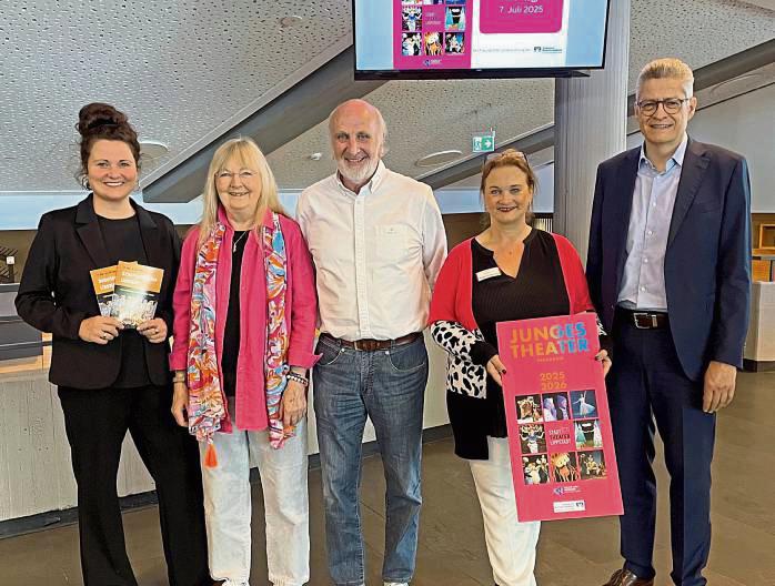 Stellten das Programm vor (v.l.): Linda Keil, Veronika te Reh, Wolfgang König, Frauke Kämmerling und Stefan Hoffmann vom Sponsor Volksbank Beckum-Lippstadt. Foto: Rückert