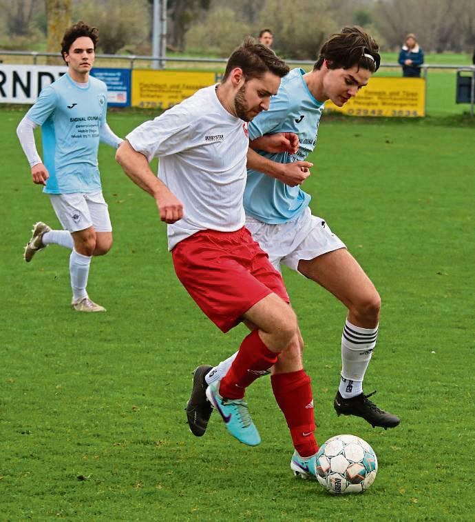 Am Ende war das 6:0 des VfL Hörste-Garfeln (in Hellblau) gegen Erwitte eine klare Angelegenheit. Foto: Wiegand