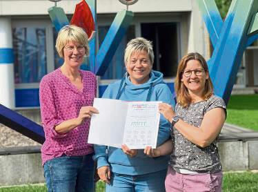 Stolz auf die Auszeichnung (v.l.): Ute van der Wal, Dr. Dagmar Goergen und Miriam Rotthoff.
