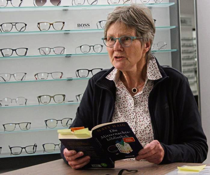 Eine Buchempfehlung in der Zeitung habe Brigitte Sültrop auf „Die Mitternachtsbibliothek“ aufmerksam gemacht.