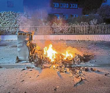 Am Hellinghäuser Weg brannten Mülltonnen. Foto: Polizei