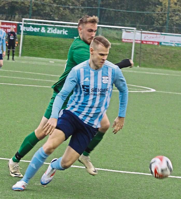 Mit 2:1 setzte sich GW Allagen (in Grün) im ersten Heimspiel unter dem neuen Trainer Anton Rossin gegen BW Rixbeck-Dedinghausen durch. Foto: Brand