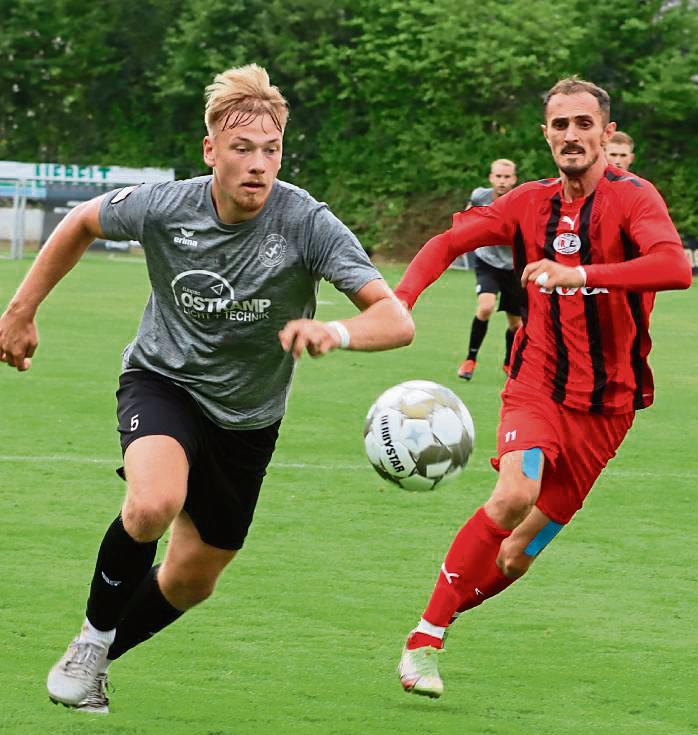 Reine Nervensache. David Wallmeier (l.) und der SuS Bad Westernkotten müssen sich in Dröschede vermutlich wieder auf einen heißen Tanz einstellen. Foto: Lütkehaus