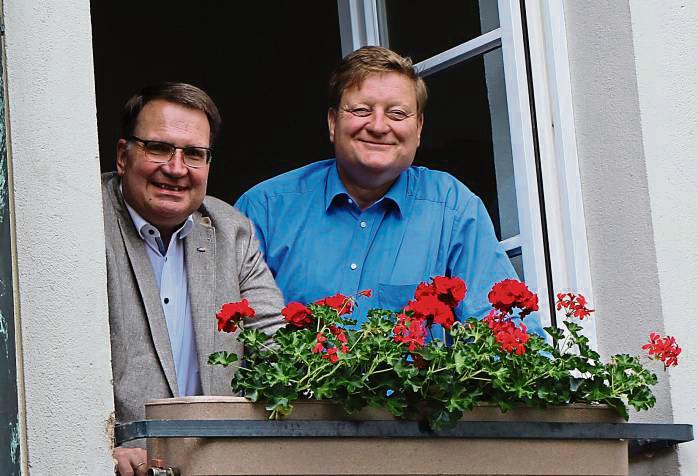 Markus Patzke (l.) und Peter Cosack fühlen sich im Lippstädter Rathaus sichtlich wohl. Foto: Puls