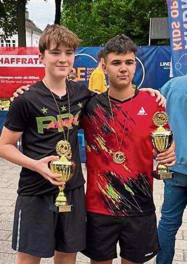 Ole Brock (l.) und sein Doppelpartner Vadym Soltis aus der Ukraine waren bei den Kids Open in der Doppel-Konurrenz nicht zu stoppen.