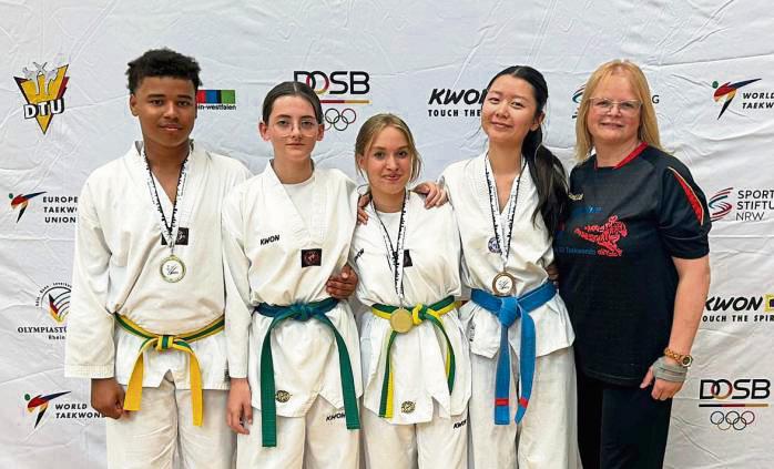 Bei den Landesmeisterschaften in Bochum konnten sich Matthew Keßler, Lena Sivka, Anastasia Verbytska und Xiaozhang Wang vom SV 03 Geseke gut in Szene setzen. Darüber freute sich Trainerin Susanne Brand.