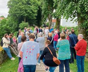 Die rund 60 Teilnehmer der Führung zum Lobetag spendeten 210 Euro.