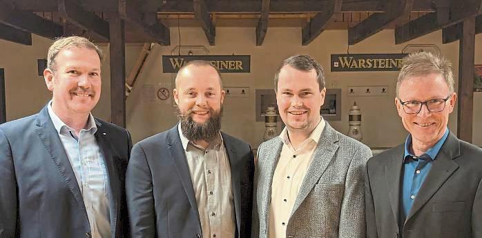 Feiern erstmals von Mittwoch bis Freitag: Oberst Dennis Dusny, Schriftführer und König Malte Linnhoff, Vorsitzender Philipp Rüther, Kassierer Thorsten Bachmurra.
