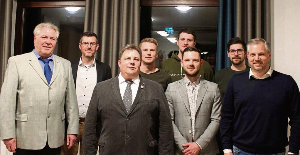 Der Vorstand der Oestereider Schützen (v.l.): Karl-Heinz Meier, André Schulenberg, Rüdiger Graßkemper, Lutz Verbücheln, Malte Gudermann, Maik Wehner, Benedikt Nüse und Carsten Kußmann. Foto: Biermann