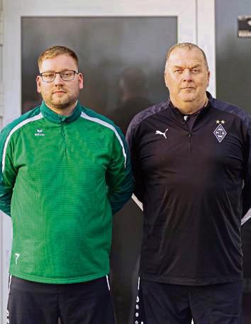 Ludger Hitschfeld (r.), hier an der Seite von Yannic Mursa, gibt auch in der neuen Saison als Trainer bei GW Benninghausen die Marschroute vor.