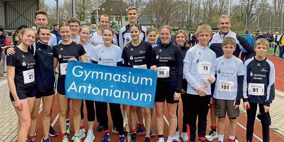 Bei über 300 Startern platzierten sich die Schülerinnen und Schüler der Lauf-AG des Geseker Gymnasiums Antonianum beim 5-Kilometer-Lauf in Salzkotten weit vorne.