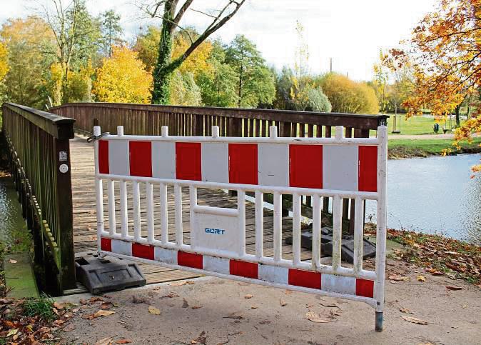 Wegesanierungen und der Spielplatz-Umbau sorgen für Sperrungen im Grünen Winkel. Während die Bauarbeiten am Entenei gerade erst beginnen, soll die Wegesanierung bald abgeschlossen sein. Foto: Pia Mintert