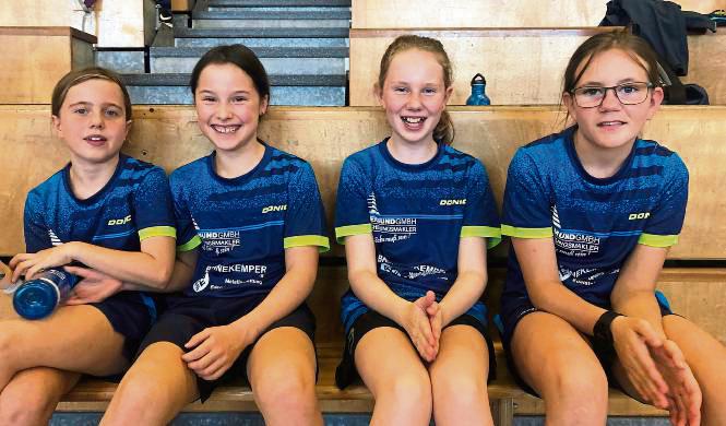Räumten bei den TT-Bezirksmeisterschaften in Büren die Medaillen ab (v.l.): Bente Gregor, Marlene Förster, Janne Gregor und Lia Picos Lindner vom LTV Lippstadt.