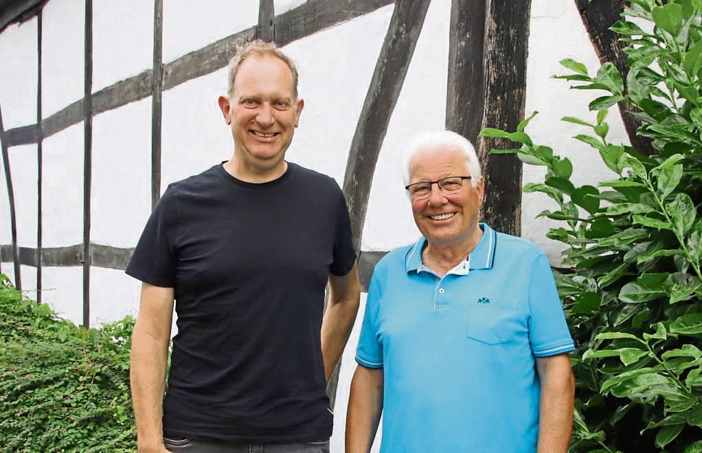Zum Sommergespräch kamen Tom Borgelt und Helmut Knof (v.l.) von den Anröchter Grünen in die Redaktionsgeschäftsstelle nach Erwitte. Foto: Meschede