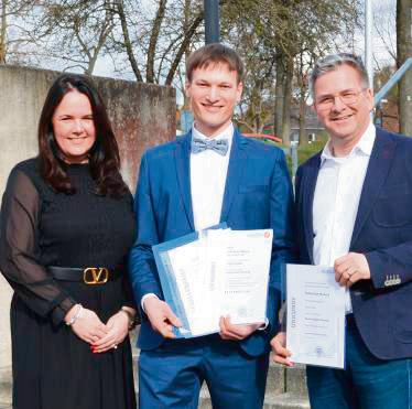 Freuten sich über die Ehrung: Sebastian Maluck (Mitte) mit Sebastian Daniel und Letta Siebert-Daniel.