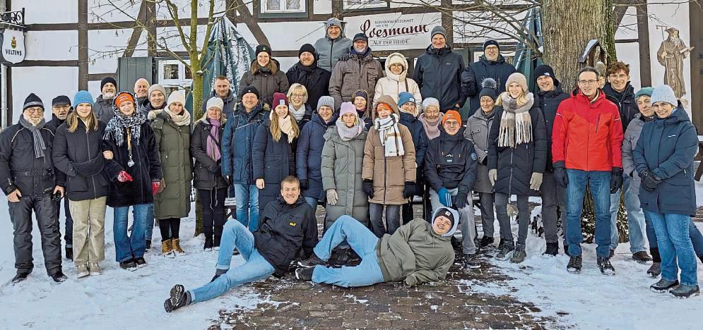 Die Nachbarschaft aus Bad Westernkotten traf sich erneut zur jährlichen Grünkohlwanderung. In diesem Jahr gab es den begehrten Kohl bei Loesmann auf der Heide.
