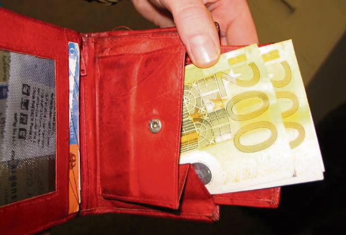 Obacht, dass das Konto gedeckt ist: In der kommenden Woche bucht die Stadt die Gebühren, Steuern und Beiträge für das letzte Quartal 2023 ab.