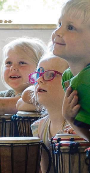 Eine fesselnde Trommelreise haben jetzt Kinder des Benninghauser Familienzentrums unternommen.