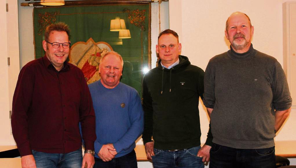 Berenbrocks Oberst Hans-Jörg Sahm (v.l.) mit Fritz Gurka (neuer Kassenprüfer), Amadeus Lüning (wiedergewählter Hauptmann) und Franz Thiemeyer (1. Vorsitzender). Foto: Dietz