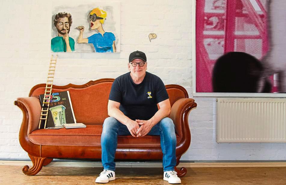 Profiprax-Seminarleiter Dirk Skowronski hat auf dem „Plaudersofa“ Platz genommen.