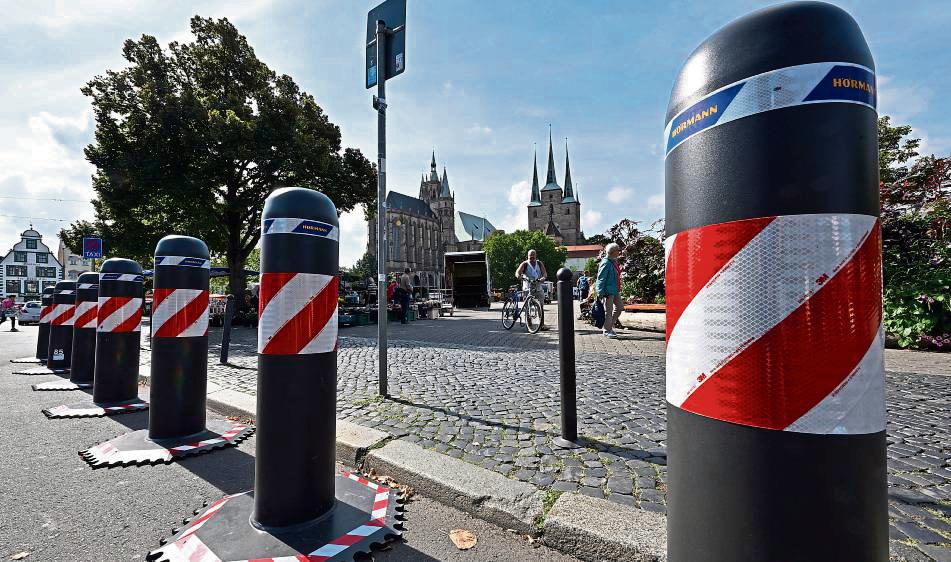 Die sogenannten Oktapoller sind etwa 350 bis 450 Kilo schwer und verkeilen sich bei einem Aufprall unter dem Fahrzeug, sodass es nicht weiterfahren kann. Foto: dpa