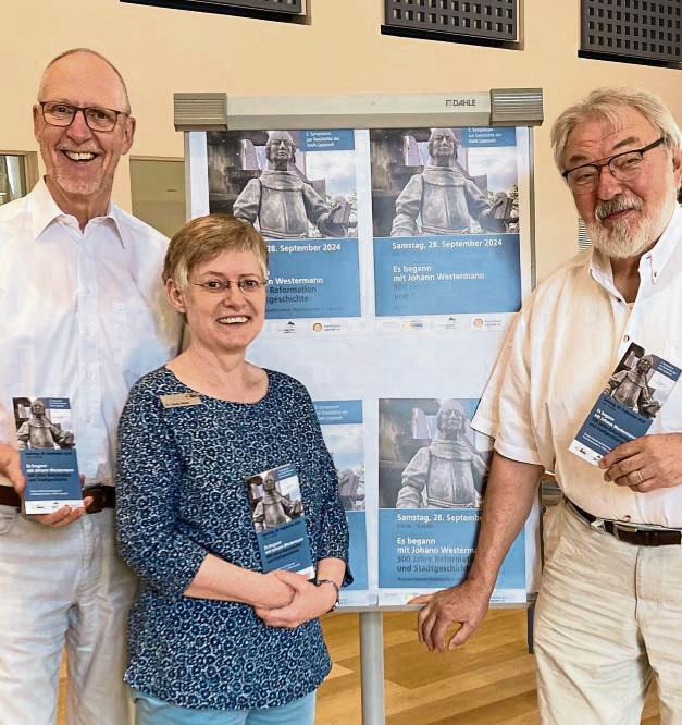 Stellten jetzt die Plakate und Flyer zu der Veranstaltung am 28. September vor: Friedhelm Arnoldt, Dr. Claudia Becker und Dr. Wolfgang Maron (v.r.).
