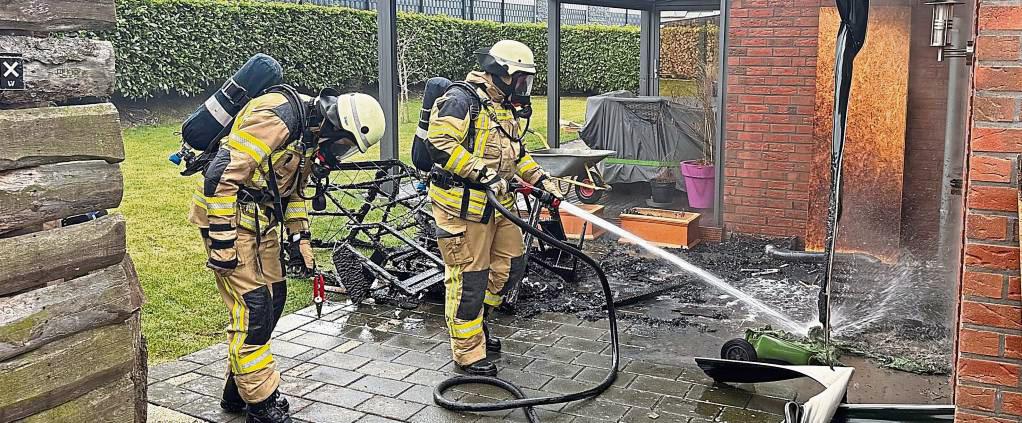 Durch das schnelle Eingreifen eines Nachbarn konnte sich der Brand an Mülltonne und Strandkorb nicht ausweiten. Foto: Feuerwehr Anröchte