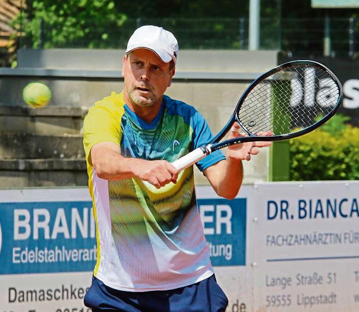 Den Klassenerhalt können Klaus-Dieter Acker (Foto) und die Herren 50 des TC GW Lippstadt nach dem 7:2-Erfolg in Bensberg noch aus eigener Kraft schaffen. Foto: Wiegand