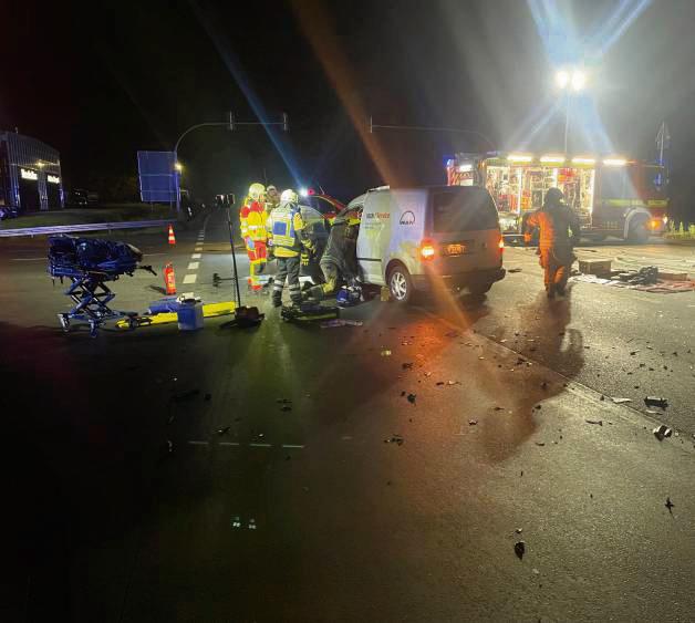 Kollision auf der Kreuzung. Foto: Feuerwehr Lippstadt