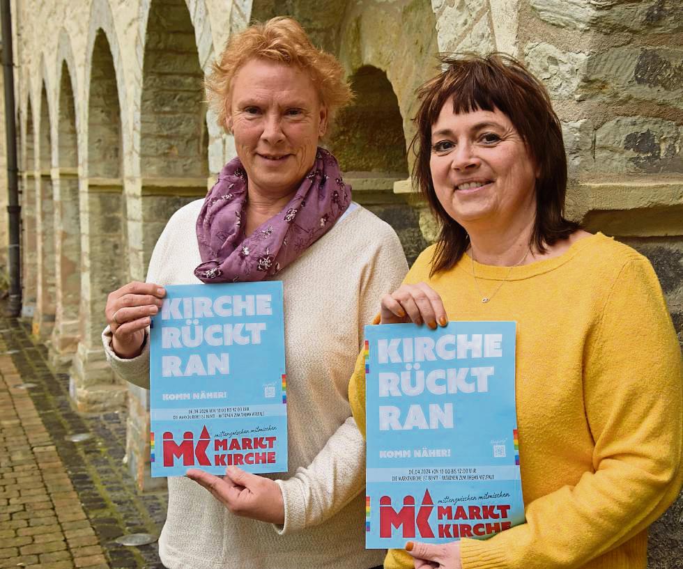 Treten ein für eine vielfältige Welt: Adelheid Büker-Oel (links) und Ute Paschedag vom Team der Marktkirche. Foto: Kossack