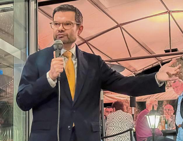 Der designierte FDP-Generalsekretär Marco Buschmann hielt eine kurze Ansprache im Rustica. Foto: N. Wissing