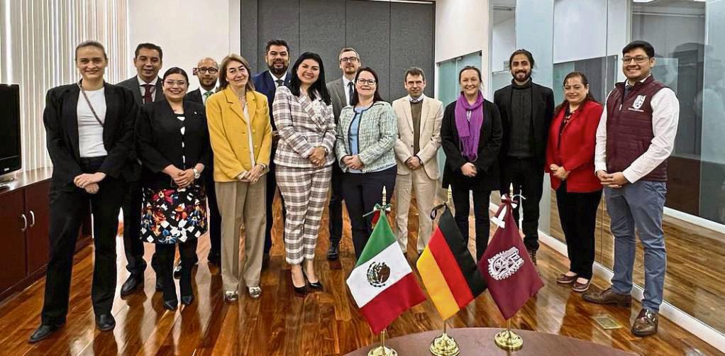 In Mexiko-Stadt trafen Prof. Dr. Kira Kastell und Prof. Dr. András Biczó Vertreter des Instituto Politécnico Nacional zum Austausch und legten den Grundstein für Kooperationen.