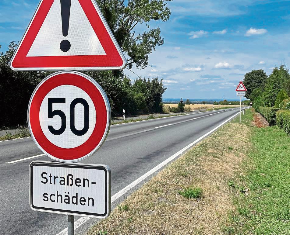 Die Schäden auf der Straße zwischen Oestereiden und Eikeloh sollen im August behoben werden. Dafür wird der Abschnitt voraussichtlich halbseitig gesperrt. Foto: Rückert