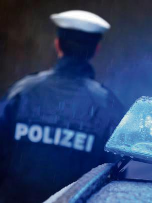Die Polizei fahndet nun nach dem unbekannten Park-Perversling. Foto: dpa