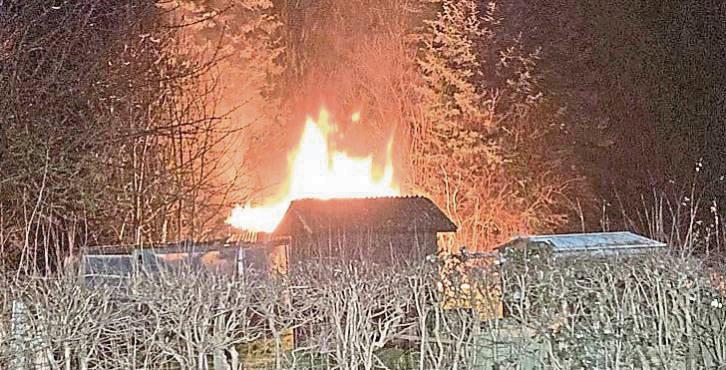 Die Gartenhütte an der Bökenförder Straße war am Mittwochabend vollständig abgebrannt. Foto: Polizei