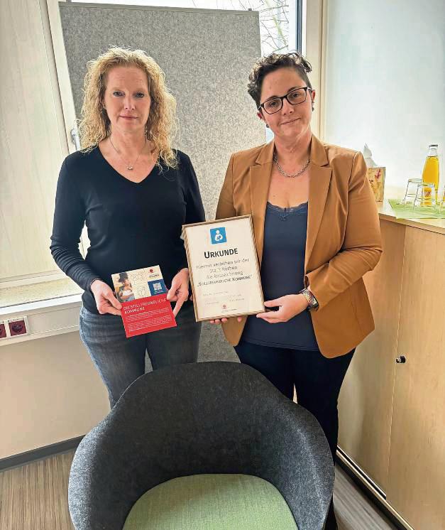 Einen Rückzugsort für Mutter und Baby haben Stefanie Luse und Janine Schulte im Rathaus geschaffen. Foto: Frenz