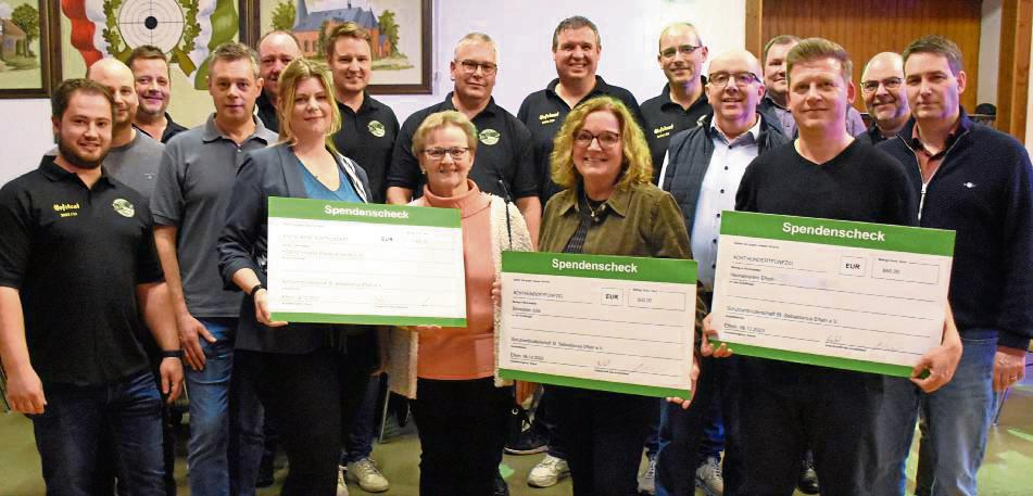 Knapp 4000 Euro an Spenden gingen an verschiedene Vereine und Organisationen. Die Spendenübergabe fand jetzt statt. Foto: Giannakis