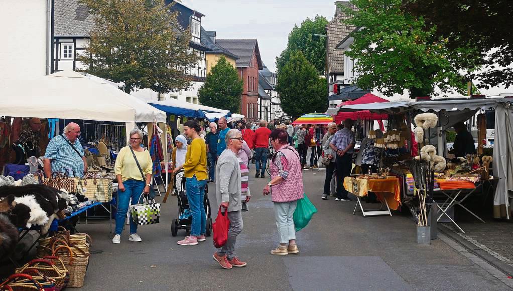 Der Marienmarkt in Rüthen: Dass er auch Kinder anlockt, dafür soll diesmal u.a. Clownin Barbarella sorgen. Foto (1): Bsdurek